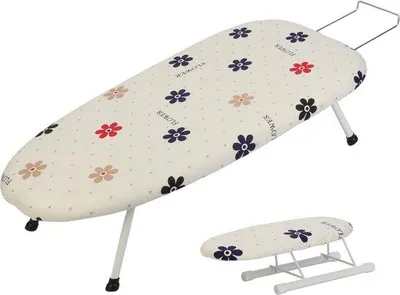 Produktbild von Famanu Bügelbrett Kleine Tisch-Bügelbrett mit Mini-Bezug, 60 x 37 cm, klappbare Beine und Haken, Blumenmuster