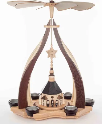 Obrázek produktu pro Stolní pyramida Kurrende s kostelíkem Seiffen a čajovými svíčkami VxLxŠ 47,5x34x34cm NOVINKA