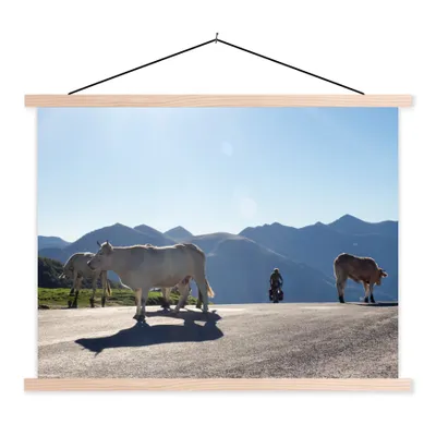 Produktbild von MuchoWow® Textilposter Schottische Highlander - Licht - Berge - Natur 40x30 cm mit holzfarbenen Rahmen - Bilder