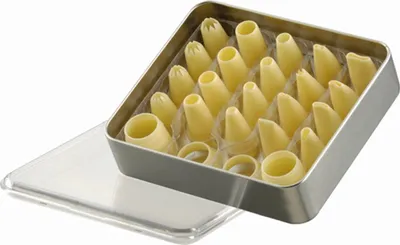 Produktbild von Spritztüllen-Set mit 4 Sterntüllen, 8 Lochtüllen, 8 Garniertüllen + 2 Adapter