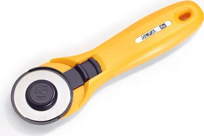Zdjęcie produktu dla Nóż krążkowy Prym "Maxi EASY" 45 mm - Cięcie kilku warstw materiału z milimetrową precyzją