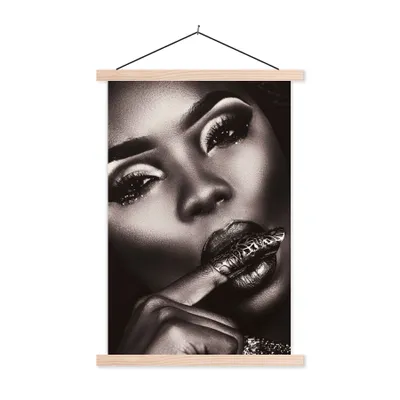 Produktbild von MuchoWow® Textilposter Frau - Ring - Schmuck 40x60 cm mit holzfarbenen Rahmen - Poster