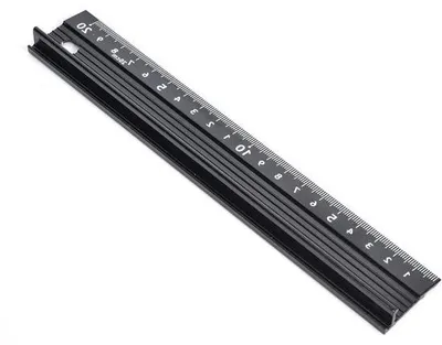 Zdjęcie produktu dla Aluminiowa linijka o długości 20 cm do precyzyjnych pomiarów