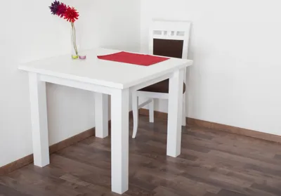 Produktbild von Moderner quadratischer Tisch aus weißem Kiefernholz mit den Maßen 90 x 90 x 75 cm