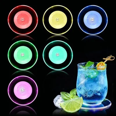 Produktbild von LED-Lichtuntersteller Set mit 6 farbenfrohen LED-Unterstellern, beleuchtete Getränkeuntersteller mit Schalter, wasserdichte leuchtende Untersteller, runde beleuchtete Acryluntersteller für Feiern, Bars, Weihnachtsbärs