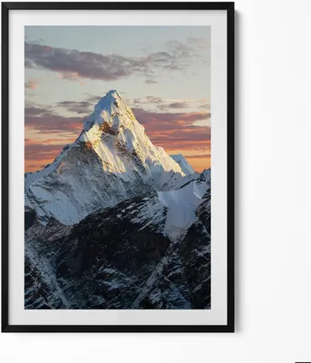 Produktbild von Verschneiter Berggipfel– Wandbild mit Rahmen – Gerahmtes Bild  – Wanddekoration – 70x100 cm –  Schwarz Rahmen
