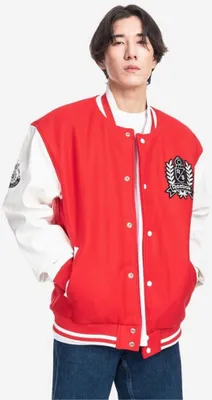 Produktbild von Reebok Jacke HS5794 mit lässigem Schnitt in Rot und Weiß
