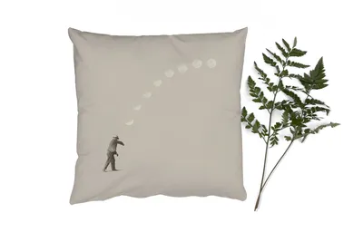 Produktbild von MuchoWow® Zierkissen Sofakissen Wohnzimmer Dekokissen 50x50 cm Jahrgang - Mond - Mensch - Komfort - Sofakissen