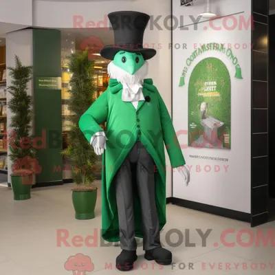 Produktbild von Maskottchenfigur REDBROKOLY eines waldgrünen Zirkusdirektors gekleidet in ein Oxford-Hemd und Einstecktücher