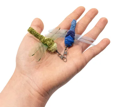 Produktbild von Duo-Set Spielanhänger für Katzenangel · Zwei Libellen · Grün & Blau · 7 x 2 x 9 cm