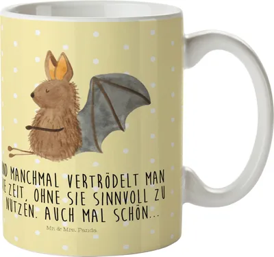 Produktbild von Mr. & Mrs. Panda Pott Fledermaus Sitzen - Gelb Pastell - Geschenk, Entspannen, Henkelbecher, Lustige Sprüche, Motivation, Fledermäuse, Trinklernbecher, Mehrwegbecher