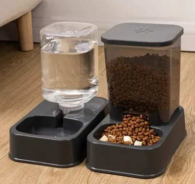 Image de Système automatique d'alimentation et d'abreuvement, cage en plastique pour chats et chiens, système d'alimentation et d'abreuvement automatique pour chats