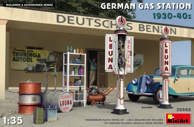 Imagen del producto de MiniArt 1:35. Set de columnas de repostaje alemanas (Dt. Zapfsäulen-Set) con accesorios, años 1930-40. Modelo de plástico