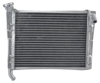 Obrázok produktu pre Hliníkový chladič, rozmery jadra 300 mm x 248 mm x 32 mm, celkové rozmery 390 mm x 280 mm x 118 mm, zváranie metódou TIG, kompatibilný s modelom Yamaha TZ250 z roku 1985, vysoká odolnosť