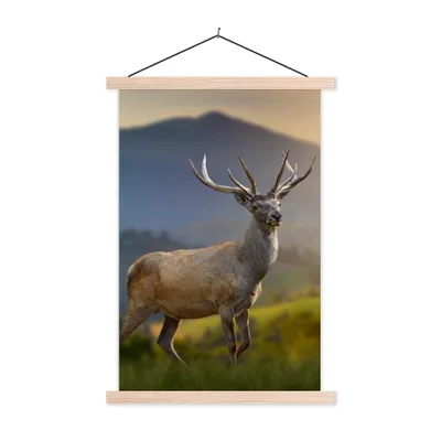 Produktbild von MuchoWow® Textilposter Hirsche - Berg - Gras - Sonnenuntergang - Tiere - Natur 40x60 cm mit holzfarbenen Rahmen - Poster