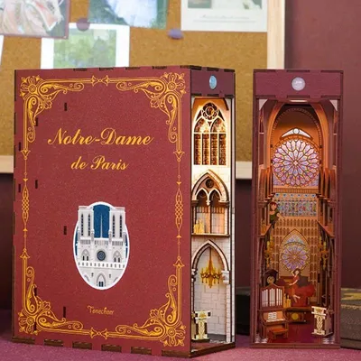 Zdjęcie produktu dla Miniaturowy domek Book Nook - Katedra Notre Dame - Puzzle 3D - 122 elementy - Domek miniaturowy - z LED