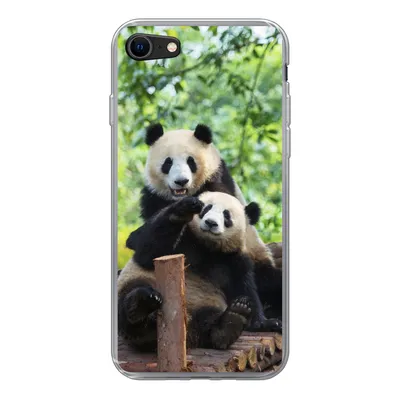 Produktbild von MuchoWow® Handyhülle Schutzhülle Hülle für iPhone 7 Panda - Brücke - Natur Silikon Softcase Handy Hülle - Kartenhalter