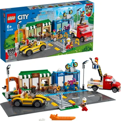Produktbild von LEGO 60306 City Einkaufsstraße mit Geschäften Bauset mit Truck, Fahrradladen, Straßenplatten & Sportwagen