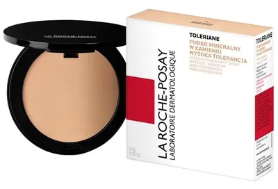 A compact powder and its packaging are shown against a white background.