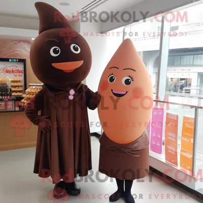 Produktbild von Maskottchenfigur REDBROKOLY eines Peach Chocolate Bars bekleidet mit einem Etuikleid und Kummerbund