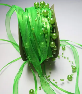 Trendyband 15 m, Organza mit Perlen 3 & 8 mm, maigrün