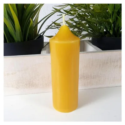 Produktbild von Bienenwachskerze Stumpenkerze 12 cm – handgegossene Formkerze aus 100 % Bienenwachs