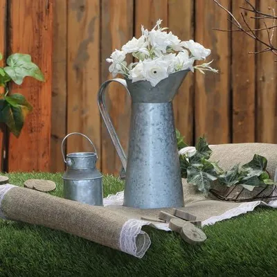 Produktbild von Dekorative Milchkanne aus Zink-Optik mit Griff in Grau als Vase oder Kerzenhalter für Tisch-Dekoration