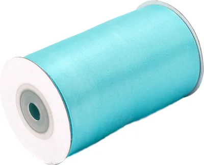 100mm breites, 10m langes, einseitig glänzendes hellblaues Satinband mit leichter Türkistönung auf Rolle. Perfekt für Bastelprojekte und Geschenkverpackungen