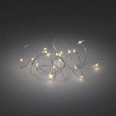 Produktbild von Konstsmide 1461-890 Micro LED Lichterkette, 6h Timer, 40 bernsteinfarbene Dioden, batteriebetrieben, Innen, silberfarbener Draht