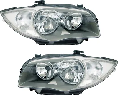 Produktbild von TYC Scheinwerfer Set für BMW E81 E88 03-2006 Silber Chrom H7 1er Halogen