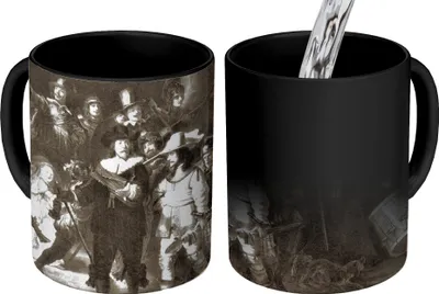 Obrázok produktu pre MuchoWow® Magický hrnček Magický hrnček Magická nočná hliadka v čiernobielej farbe - Rembrandt van Rijn 350 ml Hrnček s meniacou sa farbou Nápad na darček - Magický hrnček - Foto hrnček - Keramické hrnčeky - Obrázky - Ta