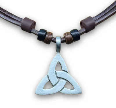 Produktbild von HANA LIMA Lederkette Keltenschmuck Keltischer Knoten Halskette Surferkette Metal