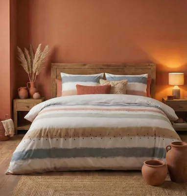 Produktbild von L'Essentiel Linge de Maison, XXL Bettwäsche Set (1 Stück), 155 x 220 cm, 70% Baumwolle / 30% Polyester, Maschinenwaschbar, Kissenbezug 80 x 80 cm, Knopfverschluss, elegantes Design in Ziegelrot, Blau, Beige und Weiß.