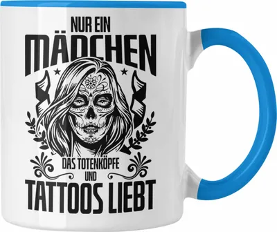 Produktbild von Trendation - Tattoo Frauen Geschenk Nur Ein Mädchen Das Totenköpfe und Tattoos Liebt Tattoowiererin  (Blau)