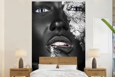 Produktbild von MuchoWow® Fototapete für Wohnzimmer oder Schlafzimmer Wandtapete Vinyl Motivtapete Silber - Weiblich - Schwarz - 225x350 cm - Schlafzimmer tapete