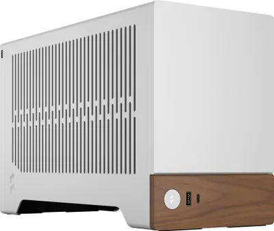 Produktbild von Fractal Design Terra Silver Mini-ITX-Gehäuse. Klassisches Design und kompakte Größe machen es ideal für kleine ITX-Konfigurationen. Außergewöhnliche Verarbeitungsqualität von Fractal Design