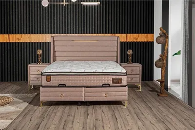 Produktbild von Elegantes Bett mit Matratze in Beige aus Textil und Edelstahl