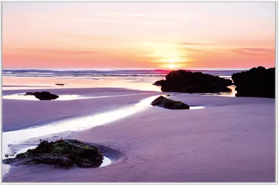 Produktbild von Wallario Wandbild Sonnenuntergang am einsamen Strand, Größe: 61 x 91,50 cm, Poster mit weißem Aluminiumrahmen