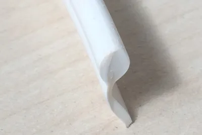 Obrázek produktu pro Kedr PVC, paspulka plastová, 4/10mm bílá, metráž / 1 m