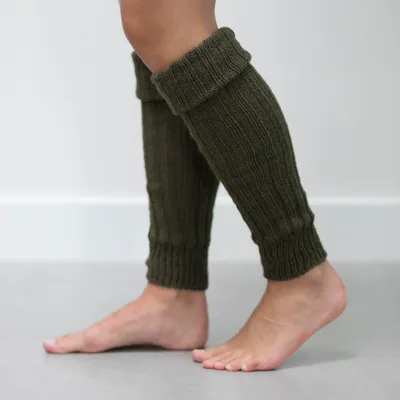 Produktbild von Bonnie Doon Beinstulpen, Olivgrün, Uni, Einheitsgröße – Damen und Herren – Stulpen – Beinstulpen – Grobstrick – Wolle – 1 Paar – Warm – Bequem – Olivgrün – Modisches Accessoire – BE021766.304