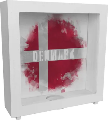 Produktbild von Rahmen Spardose aus Holz mit Dänemark-Flagge im Used Look - Sparschwein für