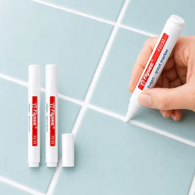 Produktbild von 2-er Set Fugenstift Weiß, wasserfester Fugenmarker zum Auffrischen & Reparieren von Fliesenfugen, schnell trocknend, ideal für Bad, Küche & WC, H0126