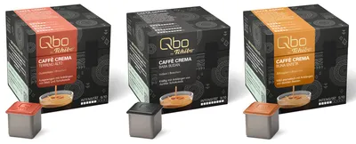 Produktbild von Tchibo Qbo Caffè Premium Kaffeekapseln, 81 Stück, 3x27 Kapseln in Würfelform, verschiedene Sorten, ausdrucksstarke Röstnote, aromaversiegelt, aus 70% nachwachsenden Rohstoffen¹, Kaffeegenuss Set
