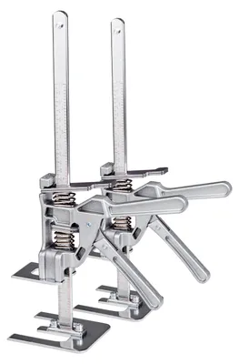 Immagine prodotto di SucceBuy Set di 2 martinetti a braccio per risparmiare fatica, portata 100 kg, altezza di sollevamento fino a 18 cm, utensile di sollevamento manuale con livella magnetica, regolabile in altezza, adatto per porte, finestre, mobili e lavori in legno, argento
