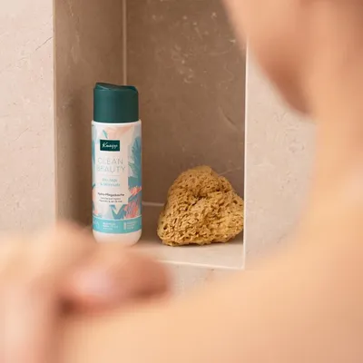 Produktbild von Kneipp Duschgel Clean Beauty – Algen & Meersalz (200 ml)
