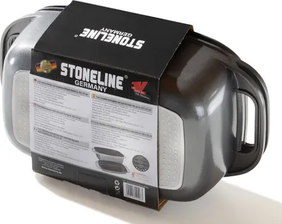 A product shot of a gray roasting pan with its packaging.