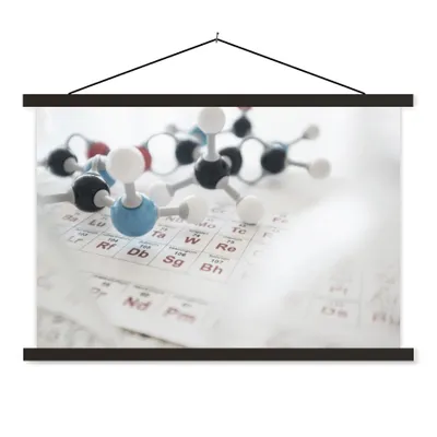 Produktbild von MuchoWow® Textilposter Molekularstruktur und Periodensystem 150x100 cm mit schwarzem Rahmen - Schlafzimmer