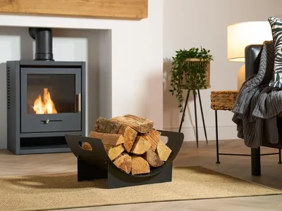 Produktbild von Stilvolle Holzlagerung für Brennholz in Schwarz
