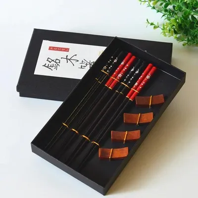 Immagine prodotto di Elegante set di bacchette da sushi con supporto