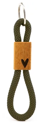 Produktbild von GIPFELWELLE Handgemachter Segeltau Schlüsselanhänger Holz mit Gravur, 6 mm Seil, Damen Herren, Herz, Olive